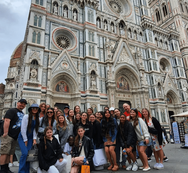 Students in Florence with ACIS Tours