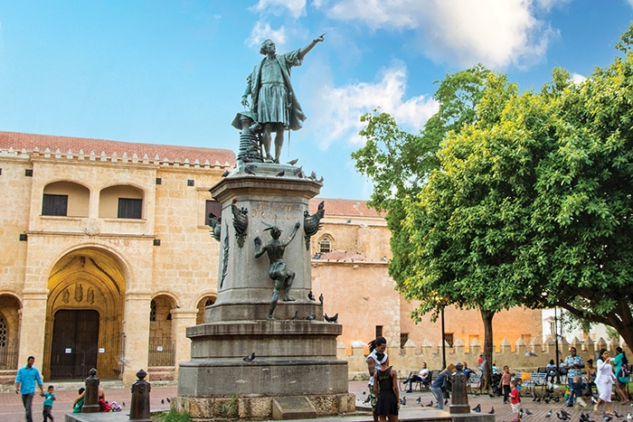Columbus statue and cathedral parque colon in Santo Domingo