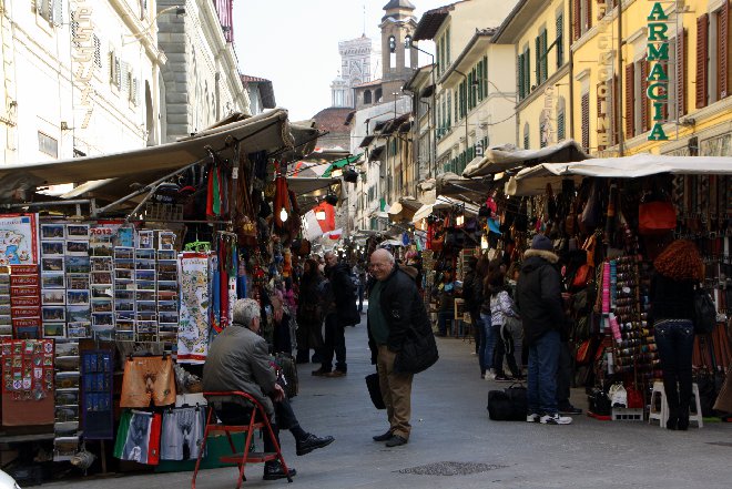 Florence_Daytime_Street_Market_with_Vendors