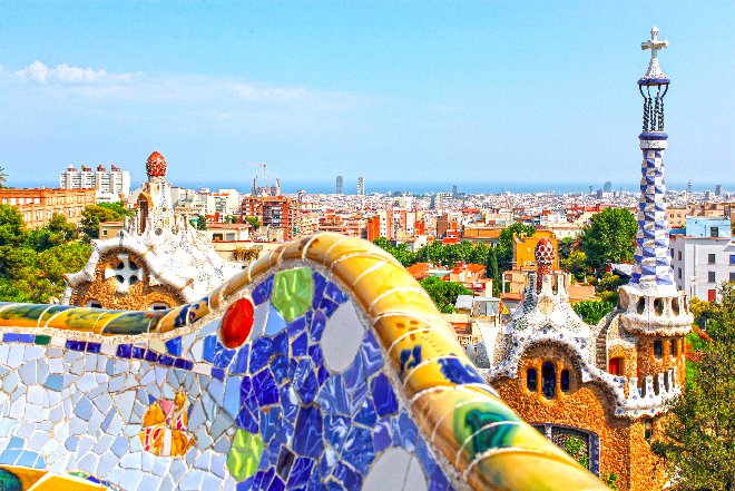 Barcelona_Parc_Guell_Colorful_City