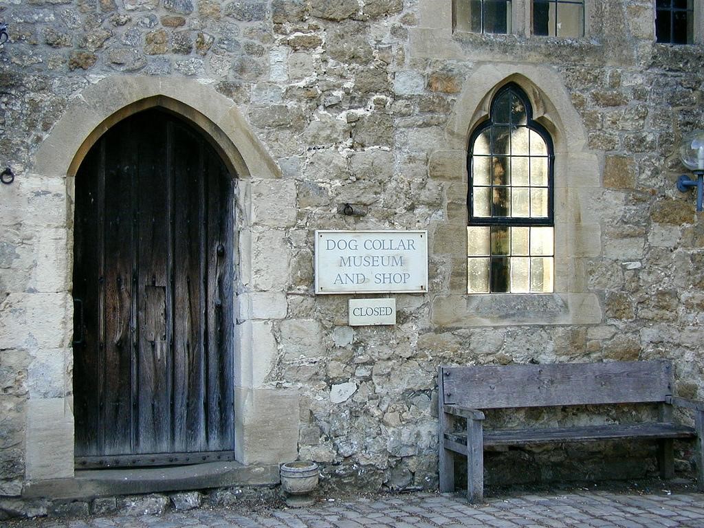 The entrance to the Dog Collar Museum and Shop