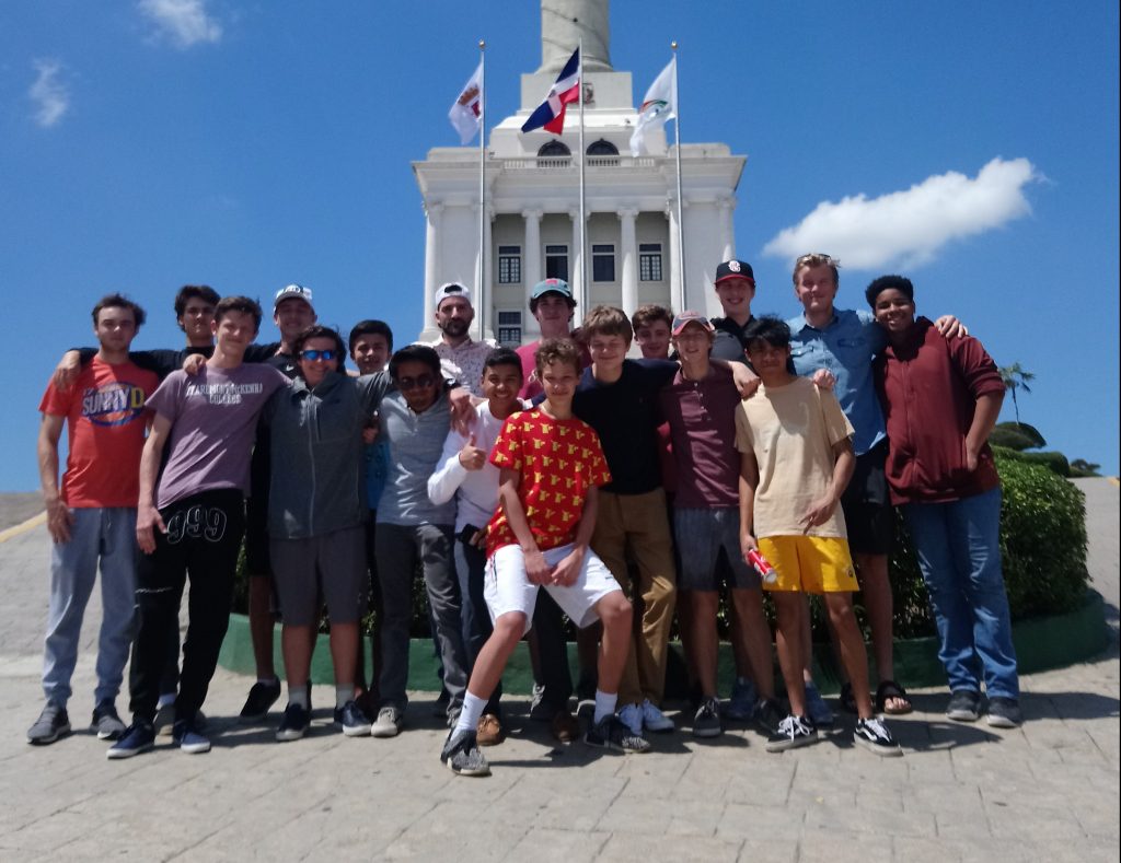 An ACIS Youth Leadership group in the Dominican